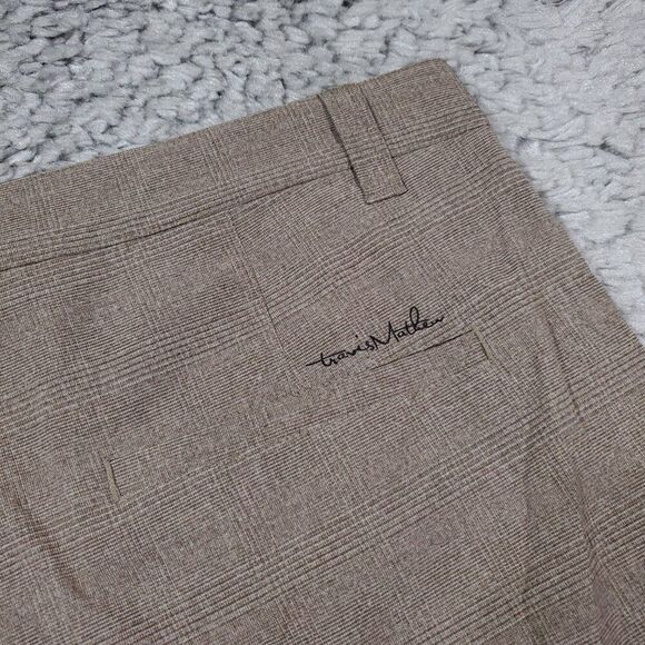 Travis Mathew Grommet 9” Stripe Khaki Tan Brown Golf Shorts Size 38 Stretch - Picture 3 of 9
